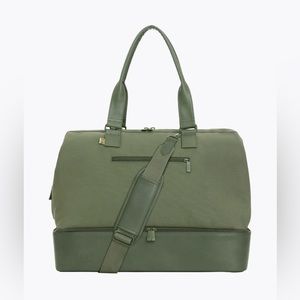 Beis Weekender in Olive